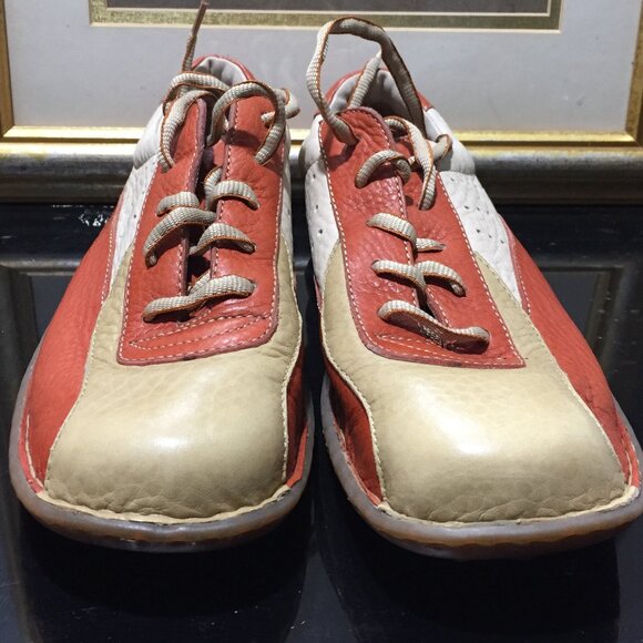 BORN LEATHER LOAFER SHOES SIZE 10/42 - Picture 1 of 8